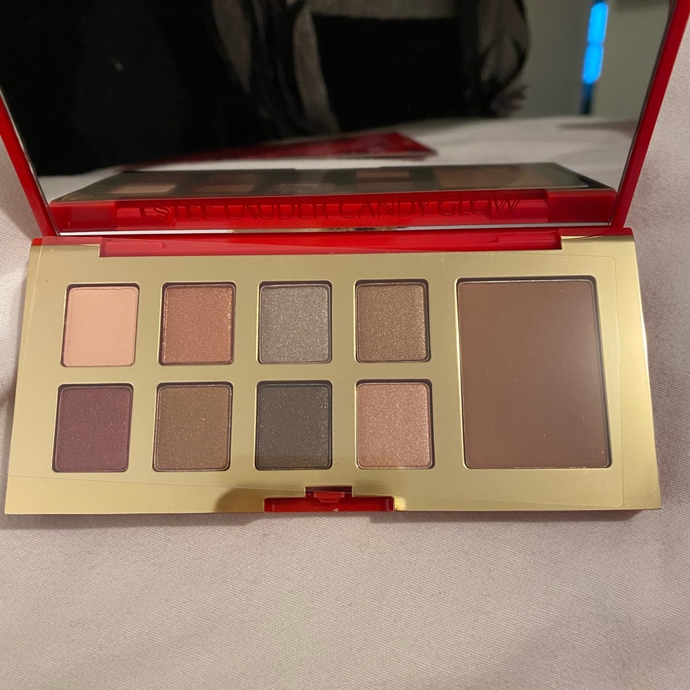 Pure color envy eyeshadow and cheek pallet Candy glow by Stee Lauder